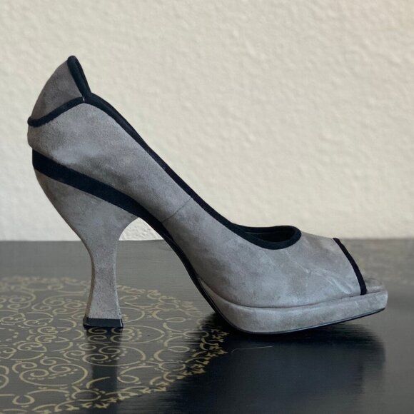 Linea Paolo Grey Suede Heels with Square Open Toe, size 8 - Picture 1 of 4